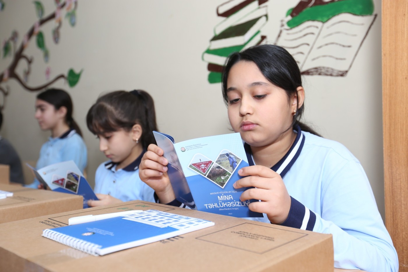 Mina təhlükəsinə dair interaktiv təlim keçirilib - FOTOLAR