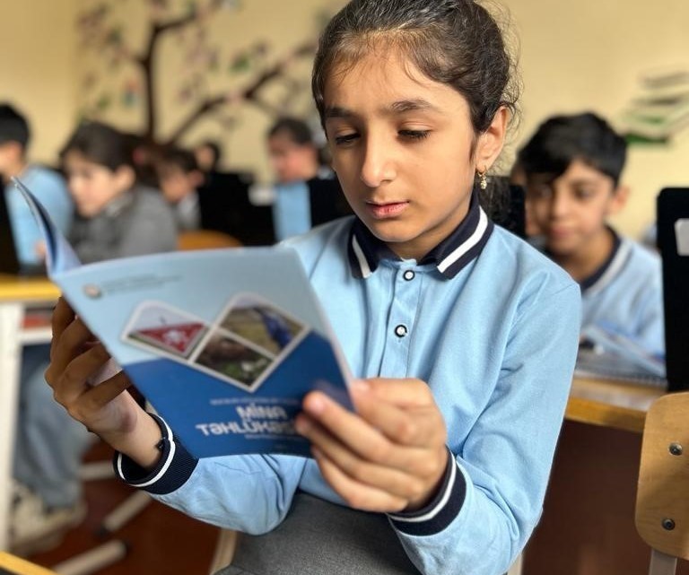 Mina təhlükəsinə dair interaktiv təlim keçirilib - FOTOLAR