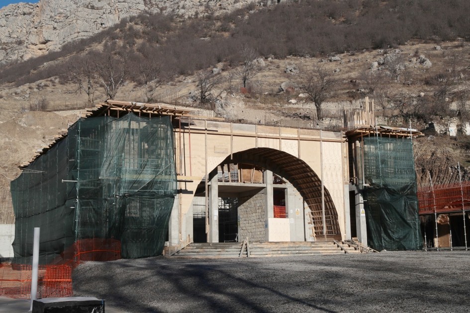 Prezident Daşaltı kənd məscidinin tikintisi ilə tanış oldu - FOTOLAR