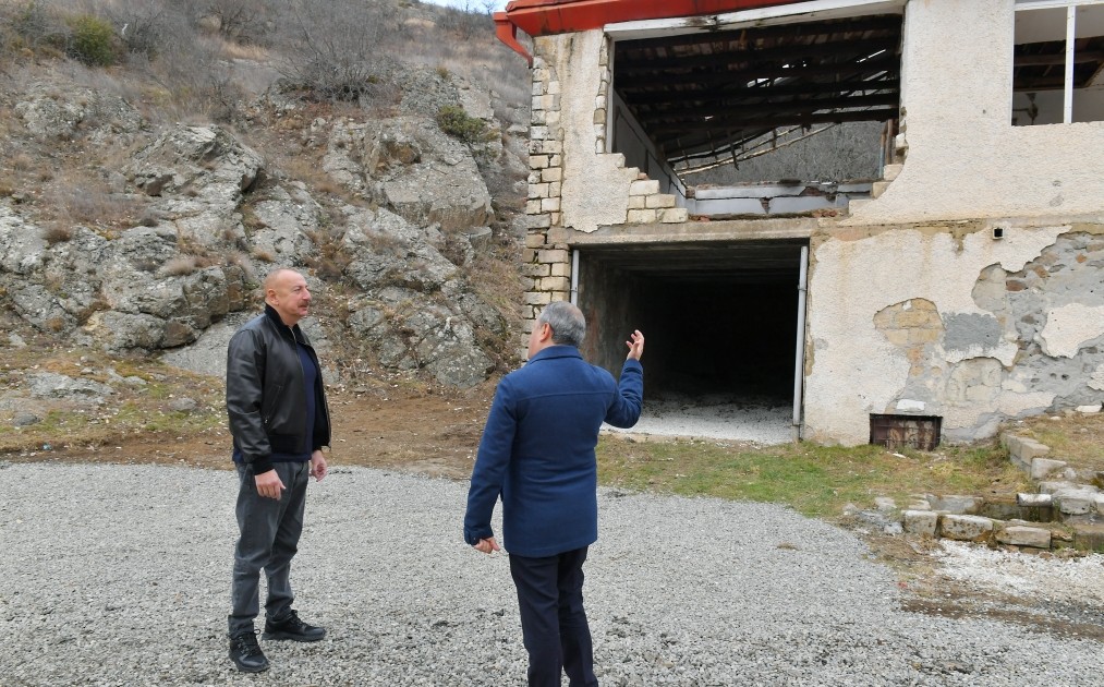 İlham Əliyev “Saxsı” bulağında - FOTOLAR (YENİLƏNİB)