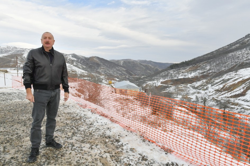 Prezident Turşsu qəsəbəsində və bulağında - FOTOLAR (YENİLƏNİB)