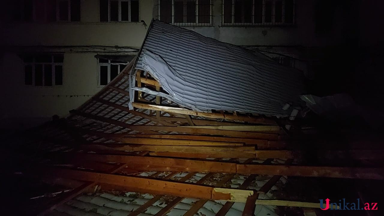 Qərb bölgəsində güclü külək fəsadlar törətdi - FOTOLAR (YENİLƏNİB)