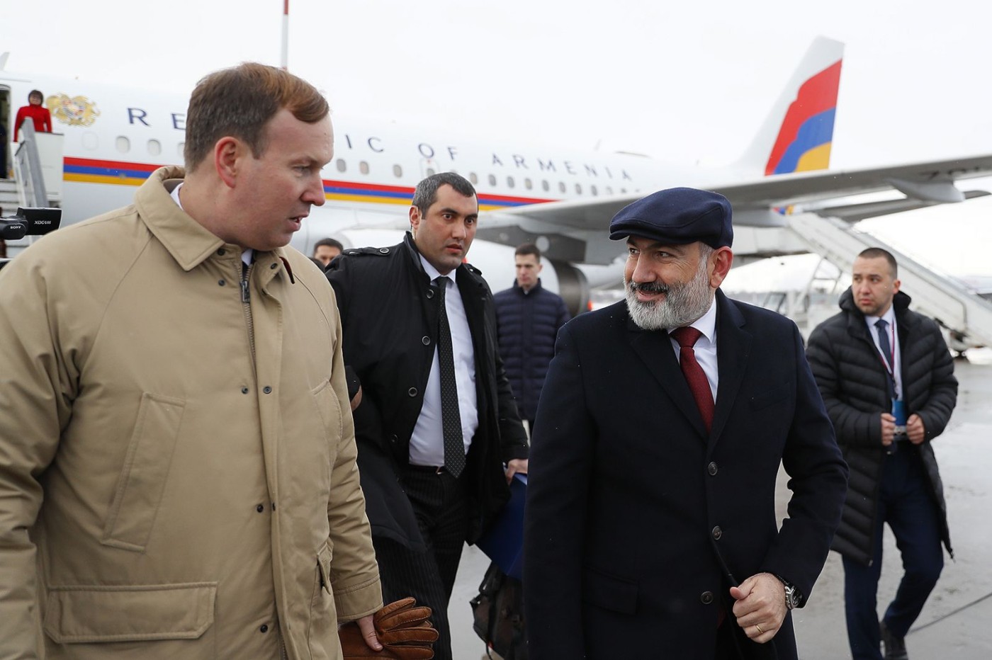 Paşinyan Rusiyaya 2 günlük gedib - FOTO (YENİLƏNİB)