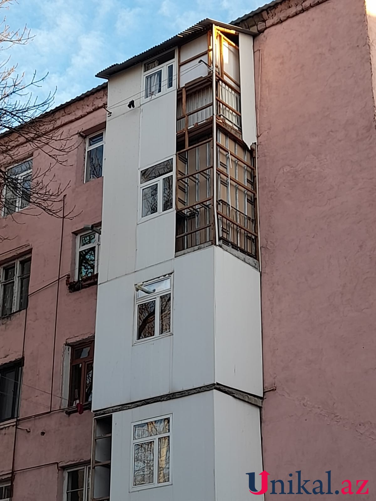 Güclü külək Qaxda evlərə və mağazalara ziyan vurdu - FOTOLAR