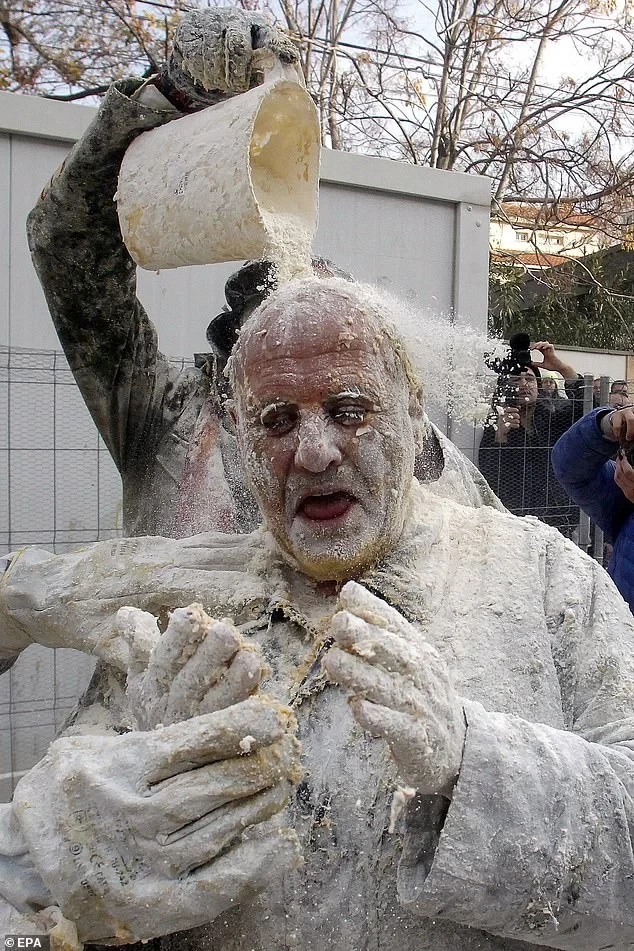 İspaniyanın un və yumurtalı festivalından - FOTOLAR