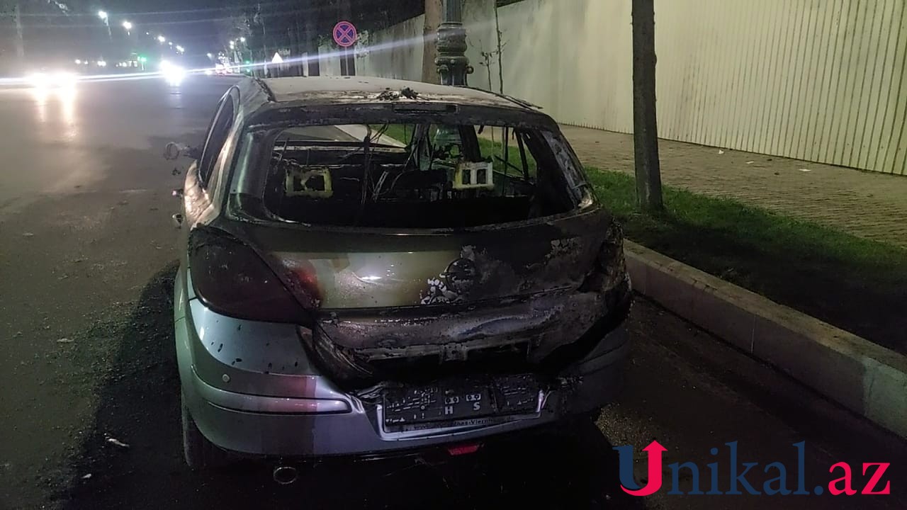 Gəncədə "Opel" yandı - FOTO