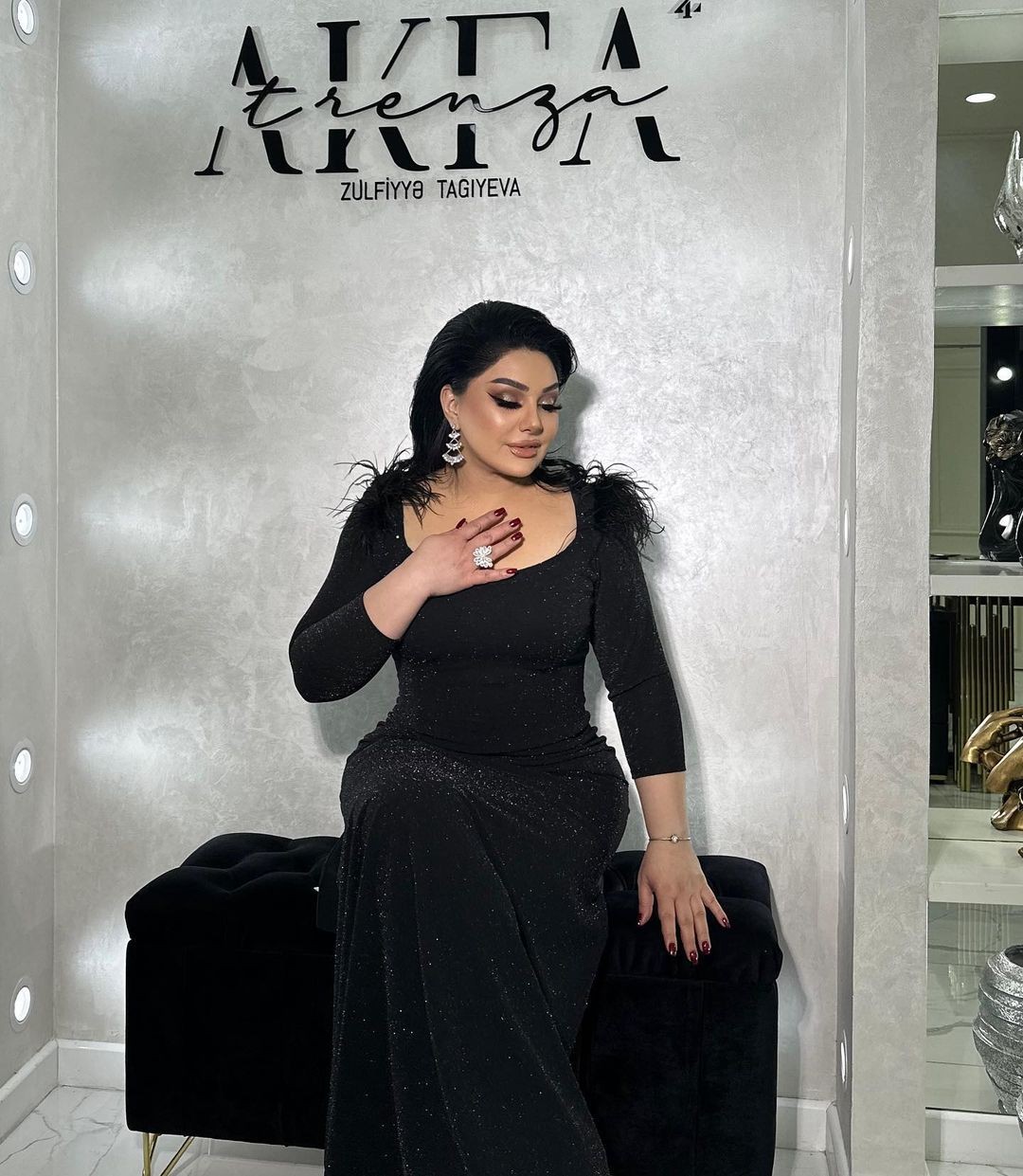 Aygün bədən şəkilləndirmə əməliyyatı etdirdi - FOTOLAR