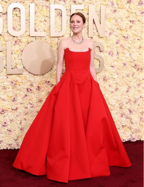 Məşhurlar qırmızı xalıda göz qamaşdırdılar - FOTOLAR