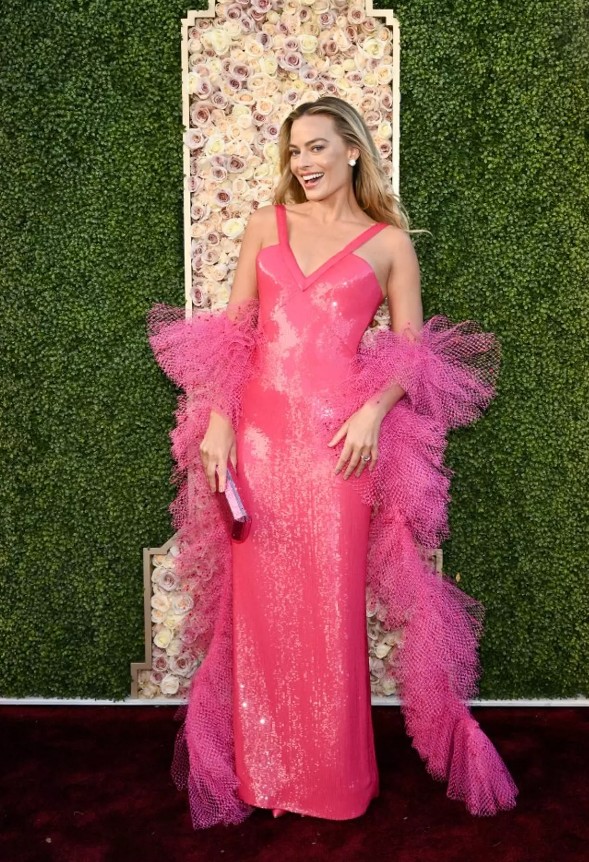 Məşhurlar qırmızı xalıda göz qamaşdırdılar - FOTOLAR