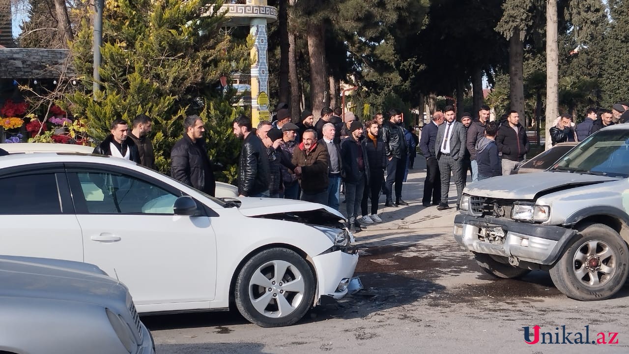 Təzyiqi qalxan sürücü qəza törətdi - FOTOLAR
