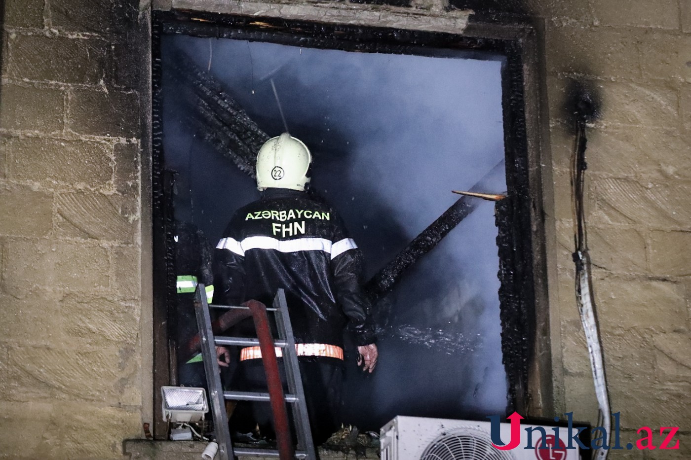 Sumqayıtdakı yanğında FHN əməkdaşı da tüstüdən zəhərlənib