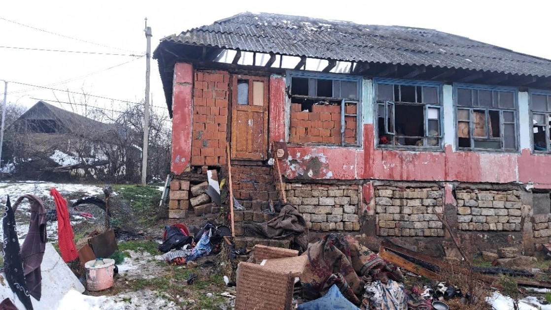 Masallıda ev yanıb, sakinlər təxliyə olunub (FOTOLAR)