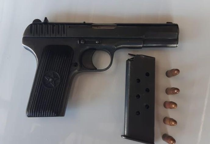 Dəmir yolu stansiyasında silahlı şəxs saxlanıldı - FOTO