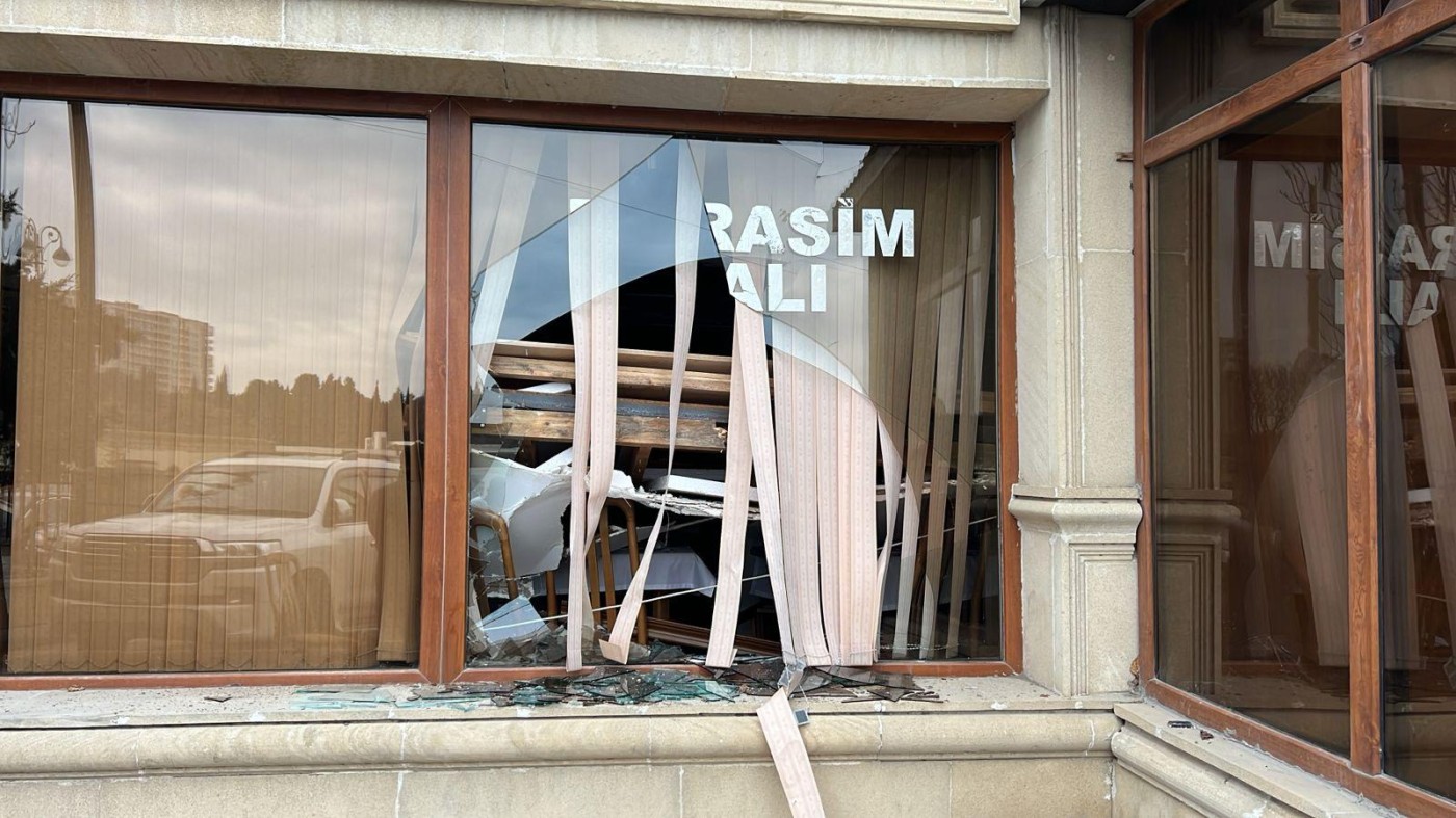 Bakıda mərasim evinin tavanı çökdü - 3 bacı yaralandı (FOTOLAR+YENİLƏNİB)