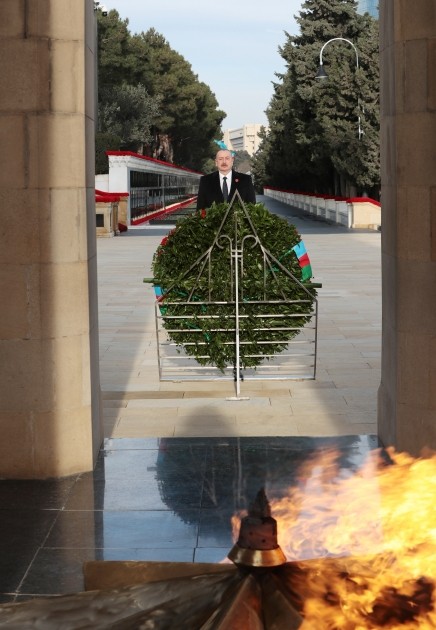 Prezident və birinci xanım Şəhidlər xiyabanını ziyarət etdi - FOTOLAR