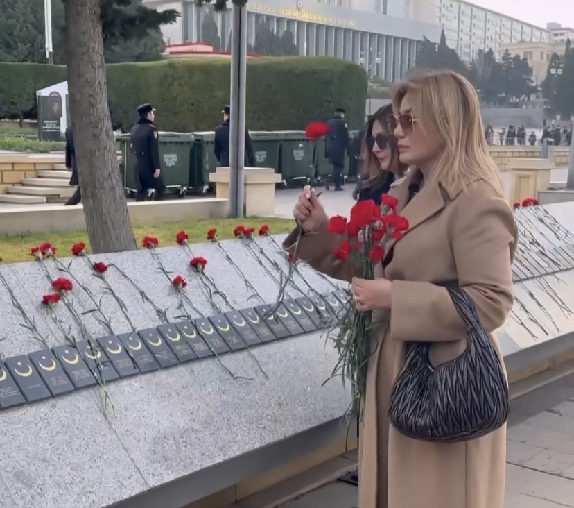 Sibel Can şəhidlərimizi yad etdi - FOTO/VİDEO
