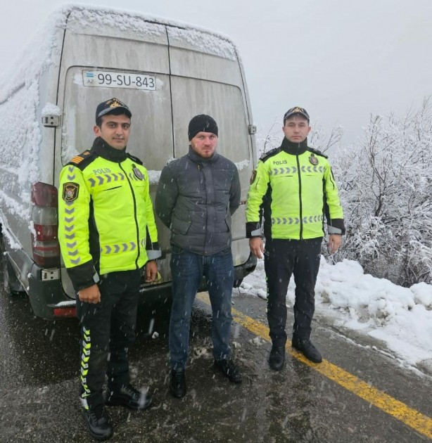 Qarlı hava Biləsuvarda qəzalara səbəb oldu - FOTOLAR
