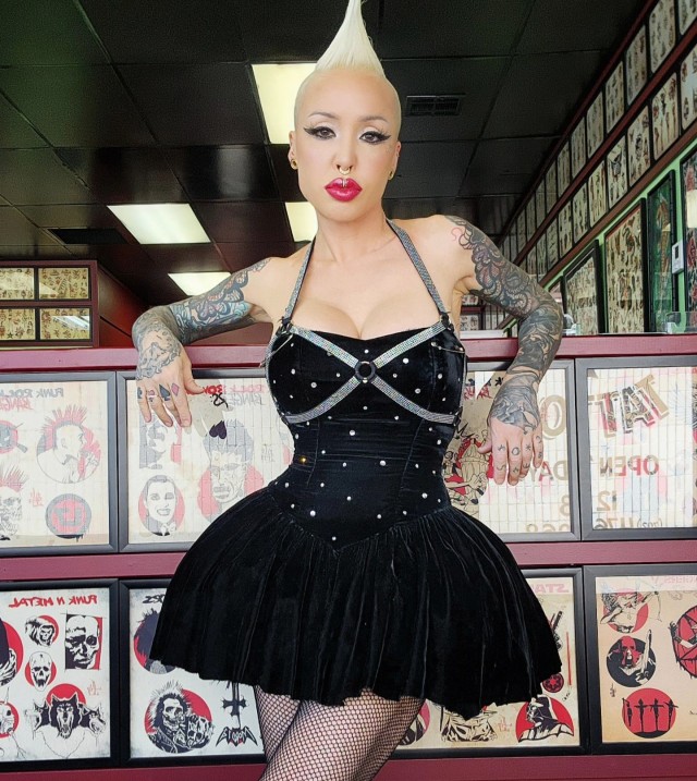 45 yaşlı model evində ölü tapıldı - FOTOLAR