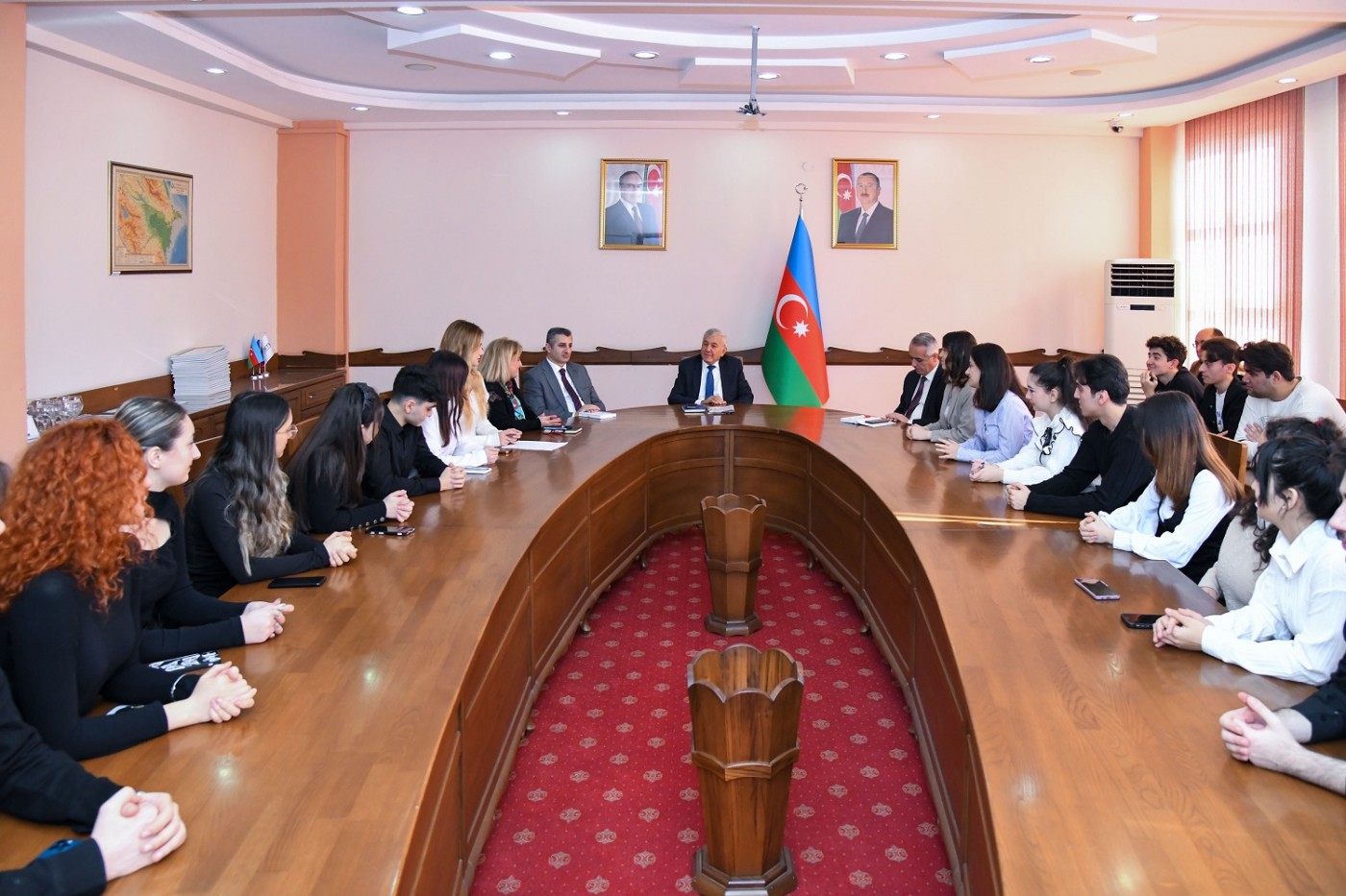 BMU-nun ictimai və sosial həyatında fərqlənən tələbələr mükafatlandırılıb - FOTOLAR