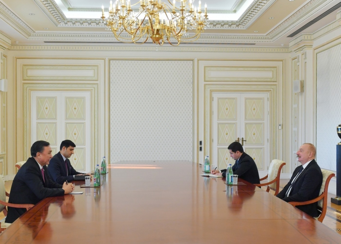 Prezident qəbullar keçirdi - YENİLƏNİB