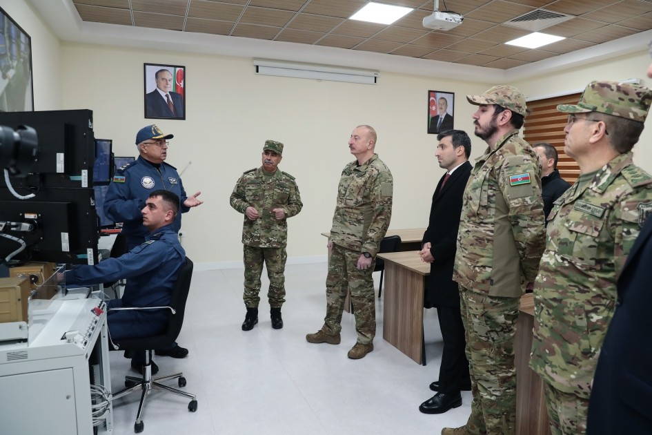 İlham Əliyev və oğlu “Akıncı” PUA-larının uçuşunu izlədilər - VİDEO (YENİLƏNİB)