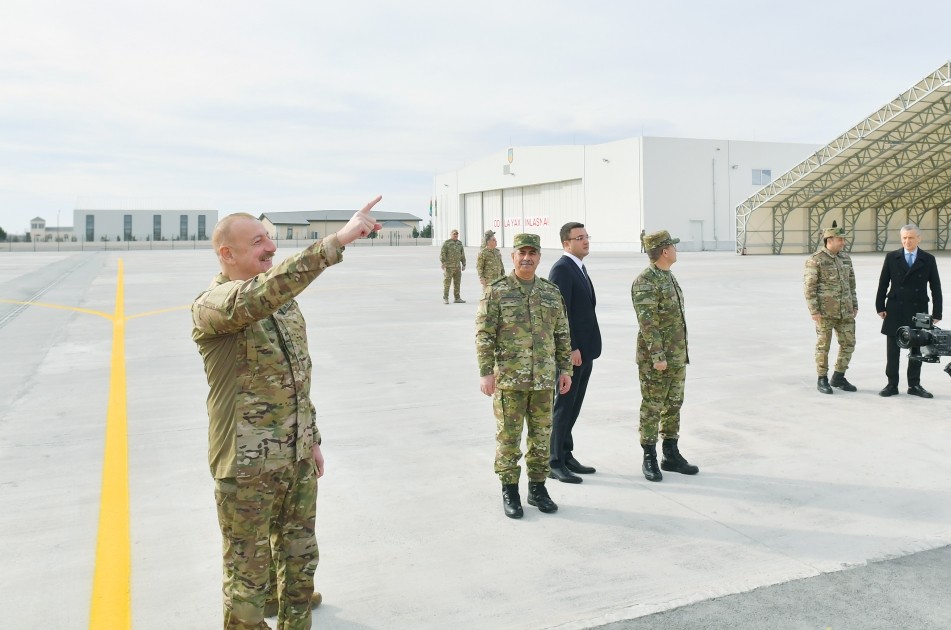 İlham Əliyev və oğlu “Akıncı” PUA-larının uçuşunu izlədilər - VİDEO (YENİLƏNİB)