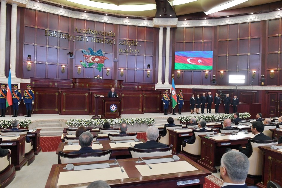 Prezident İlham Əliyev and içib - YENİLƏNİB (FOTOLAR)