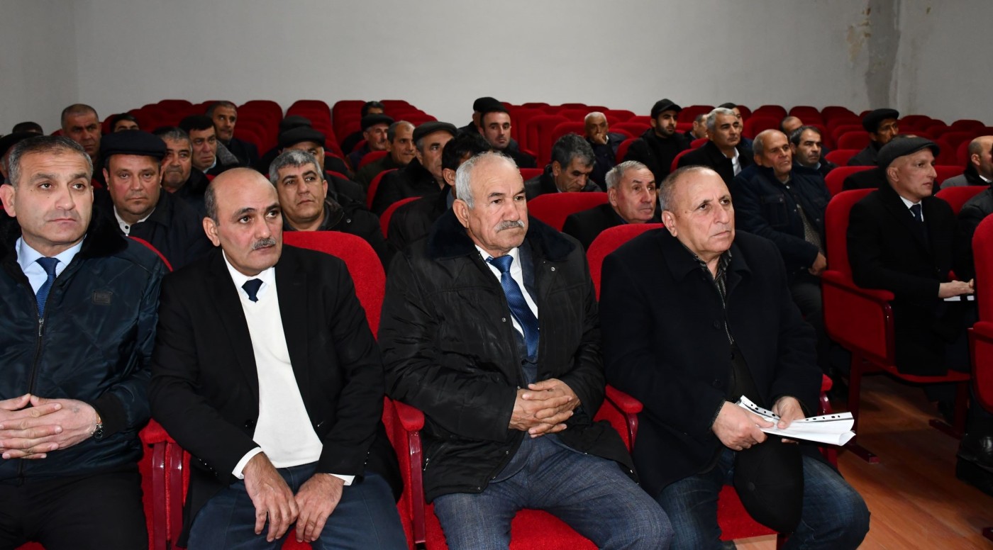 Ucarda fermerlərlə görüş keçirildi - FOTOLAR