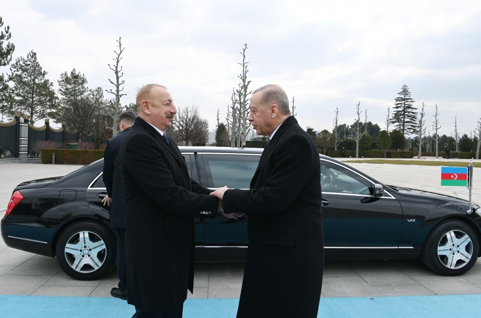 Ərdoğan İlham Əliyevi rəsmi mərasimlə qarşıladı - VİDEO (YENİLƏNİB)