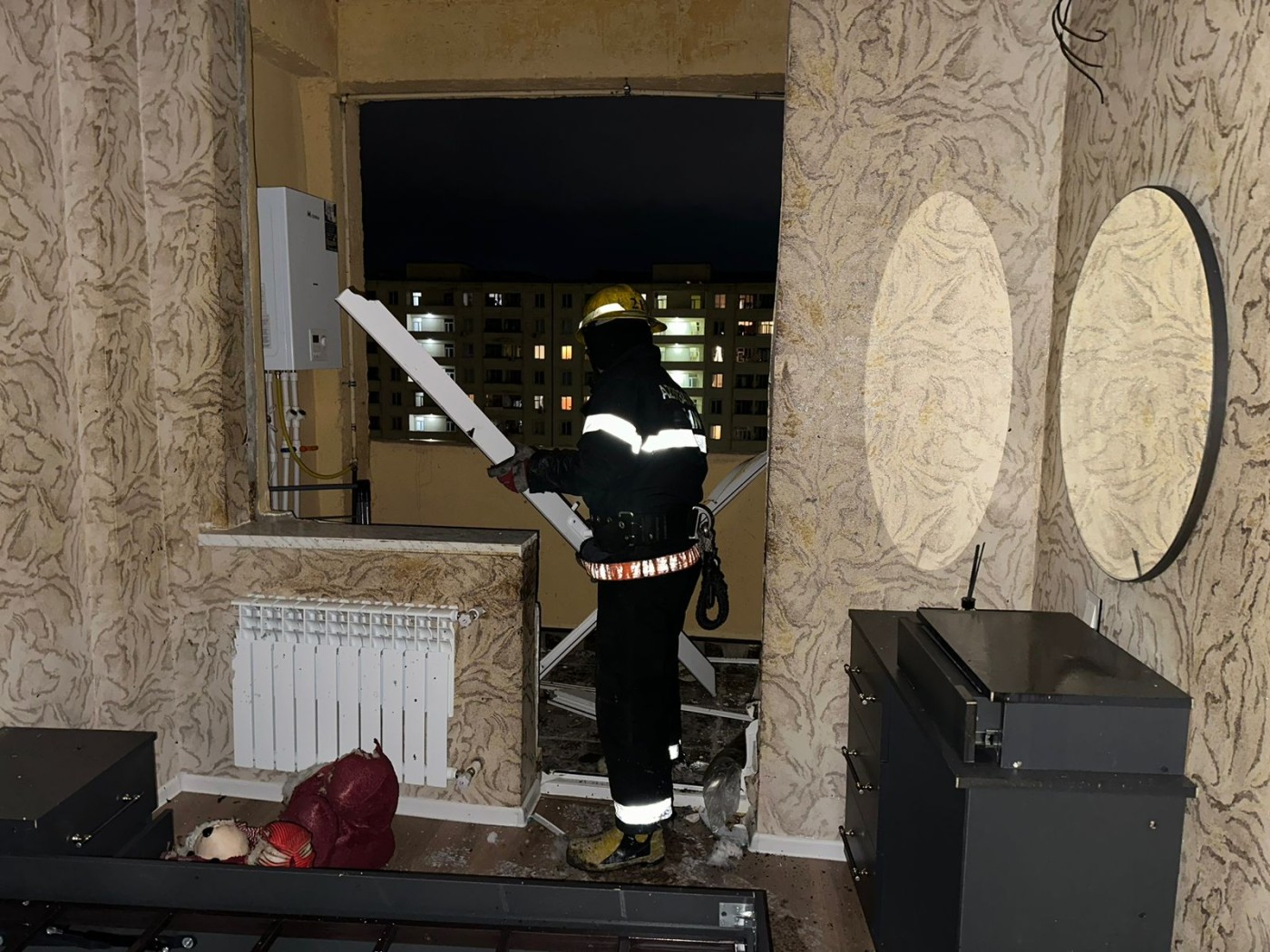 Sarayda mənzildə yanğınla nəticələnən partlayış olub - VİDEO+FOTOLAR (YENİLƏNİB)