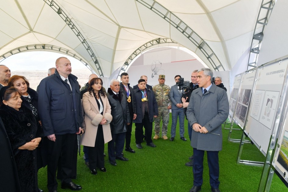 İlham Əliyev Xocalıda Soyqırımı Memorialının təməlini qoydu - YENİLƏNİB (VİDEO)