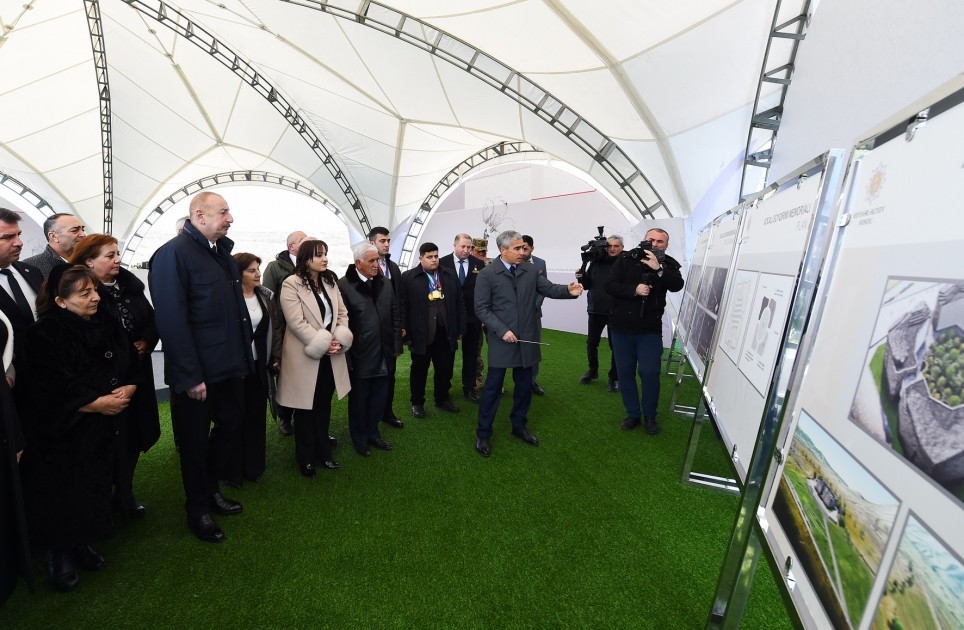 İlham Əliyev Xocalıda Soyqırımı Memorialının təməlini qoydu - YENİLƏNİB (VİDEO)