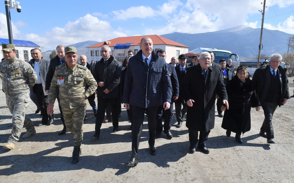 İlham Əliyev Xocalıda Soyqırımı Memorialının təməlini qoydu - YENİLƏNİB (VİDEO)