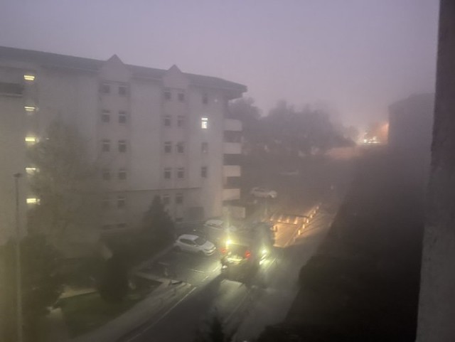 Duman İstanbulda nəqliyyatı iflic etdi - FOTOLAR