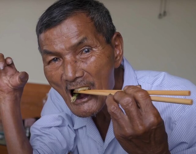 60 ildir yatmayan adam - FOTOLAR