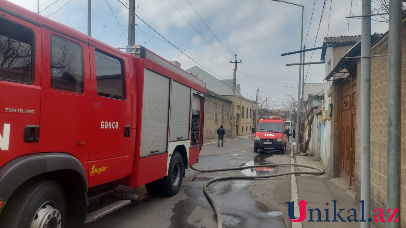 Gəncədə bitişik olan iki evdə yanğın - FOTO
