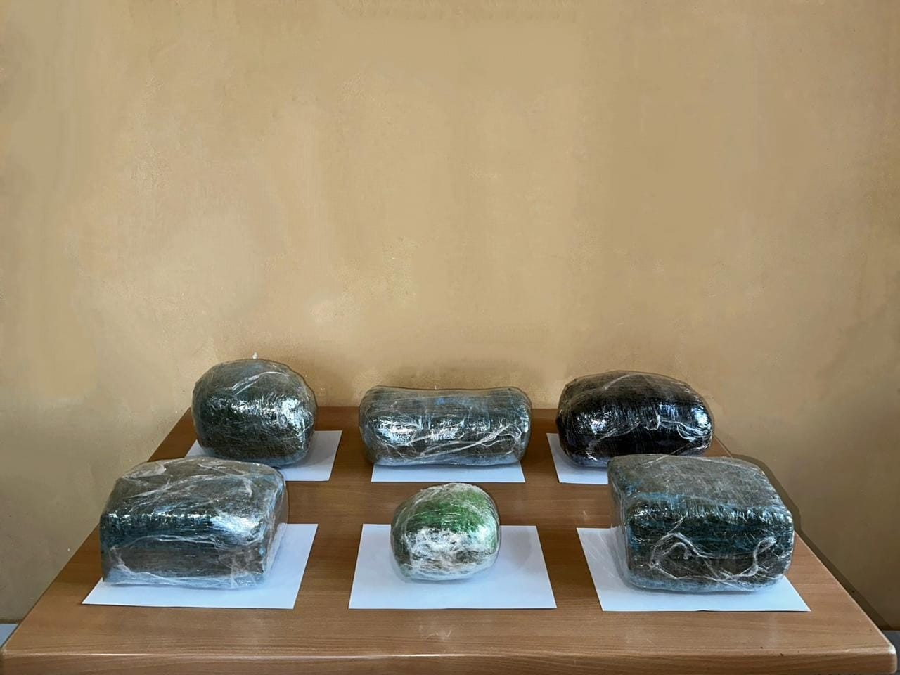 Ölkəyə 11 kq narkotik keçirmək istədilər - FOTO