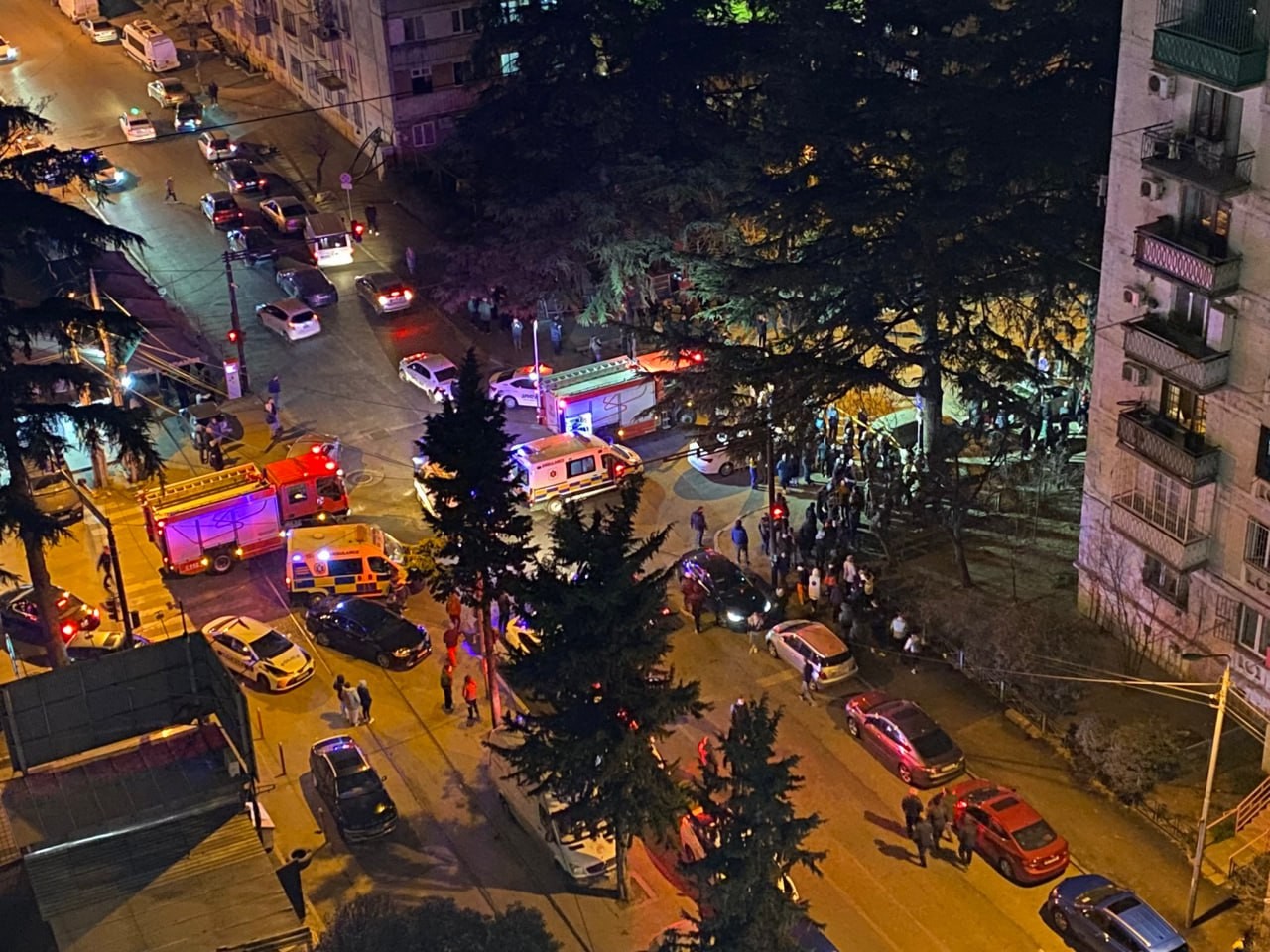 Tbilisidə yaşayış binasında güclü partlayış - FOTO