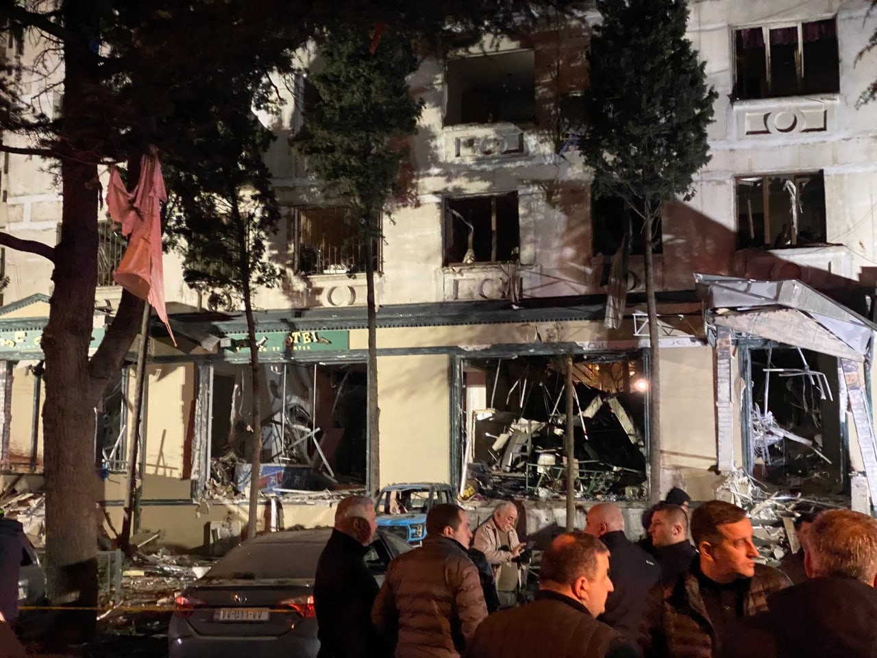 Tbilisidə yaşayış binasında güclü partlayış - FOTO