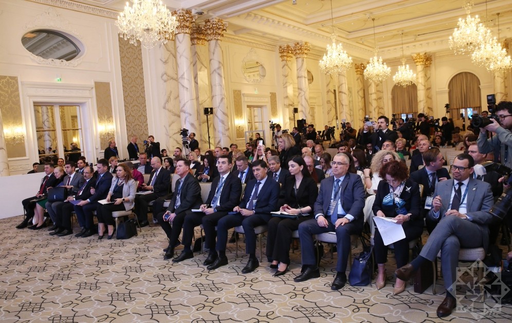 XI Qlobal Bakı Forumu panel iclasları ilə davam edib - YENİLƏNİB