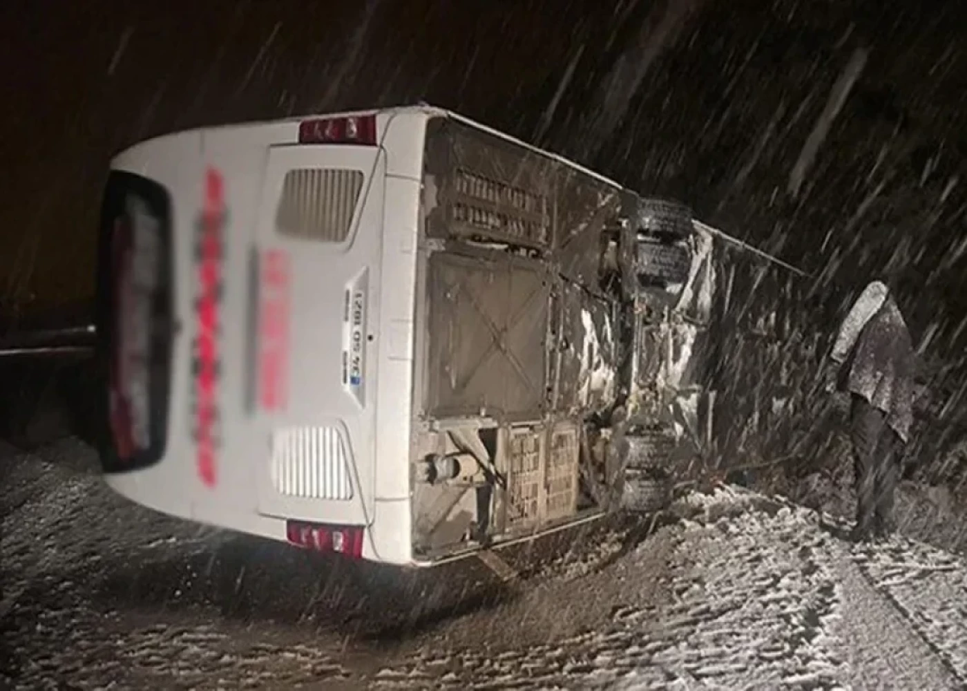 Türkiyədə avtobus aşıb, yaralılar var