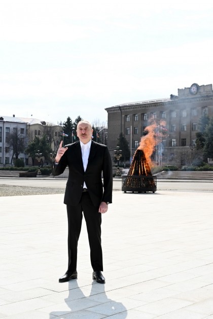 Prezident Xankəndidə Novruz tonqalını alovlandırdı (FOTOLAR- YENİLƏNİB)