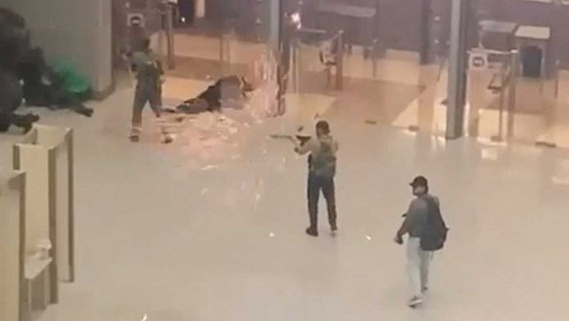 Tamaşaçı terrorçulardan birini belə zərərsizləşdirib