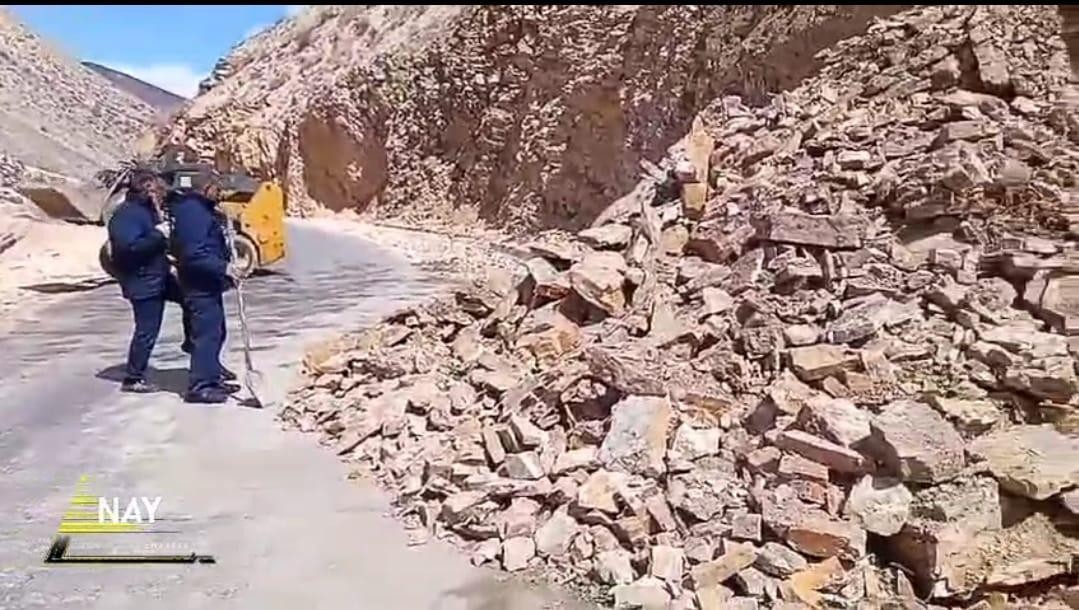 Naxçıvanda avtomobil yolunda uçqun oldu - FOTOLAR