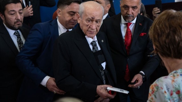 Baxçalının üzünə nə olub? - FOTOLAR