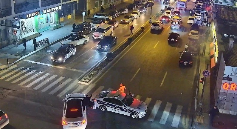 Bakıda yanğın zamanı 50 sakin təxliyə olunub - FOTOLAR (YENİLƏNİB)