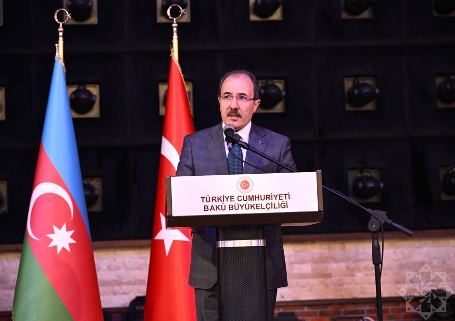 Türkiyə səfirliyi Bakıda iftar süfrəsi açdı - FOTOLAR