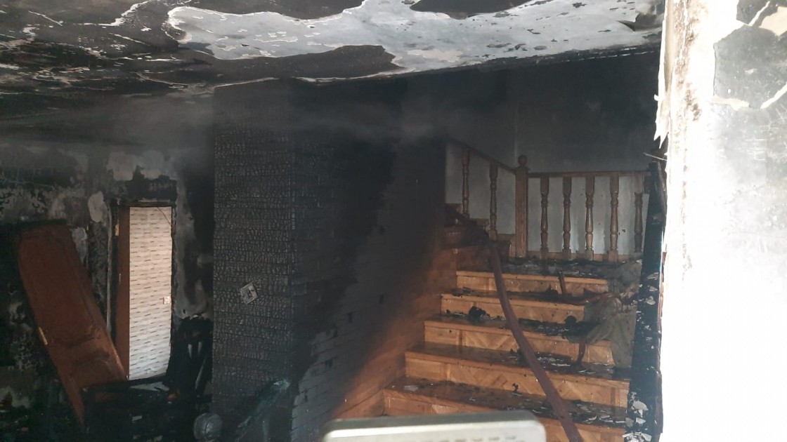 Bərdədə ev yandı, 5 yaşlı uşaq öldü - FOTOLAR