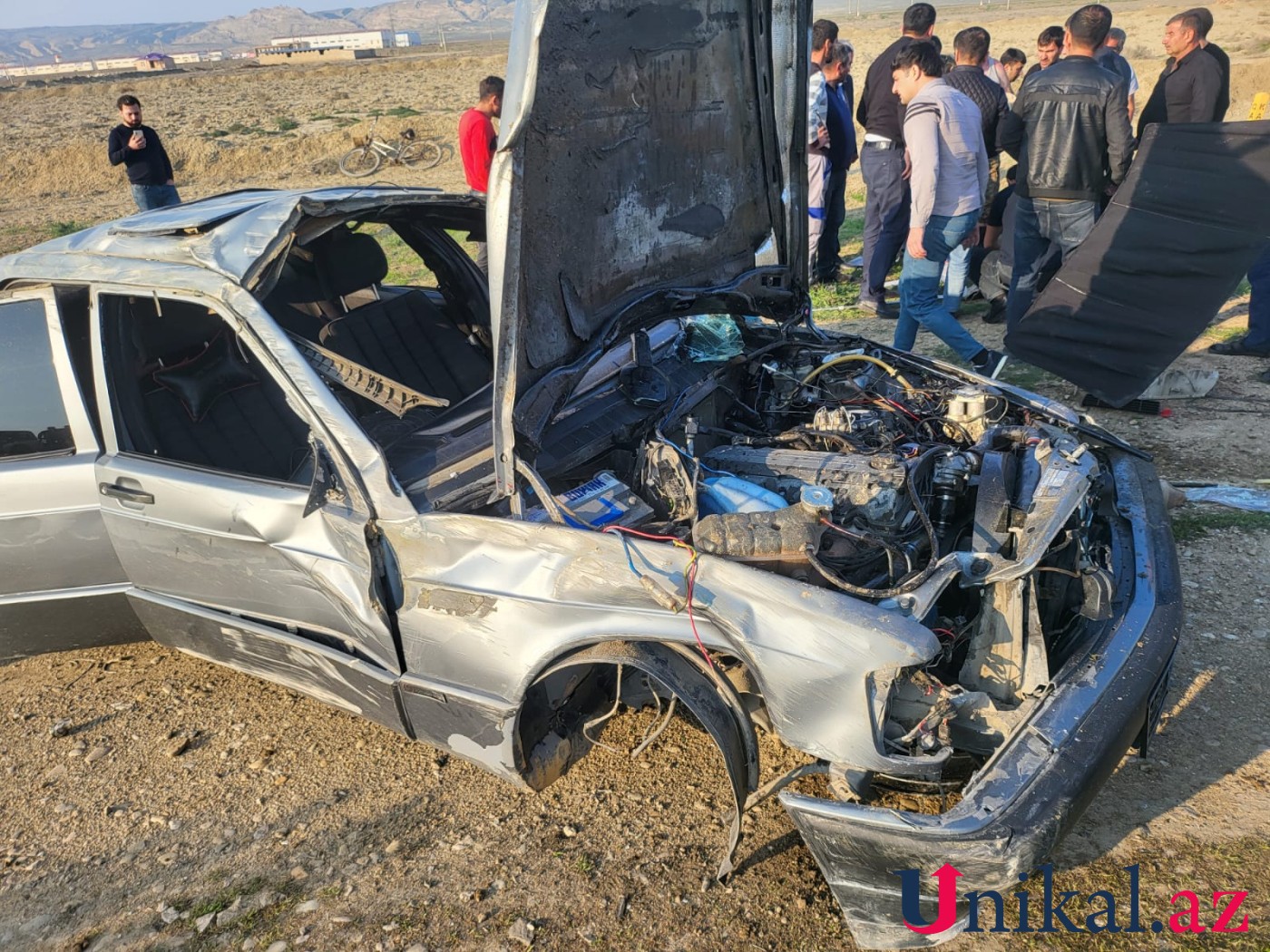Bakı-Qazax yolunda ağır qəza - "Mercedes" və "VAZ" toqquşdu (FOTO)