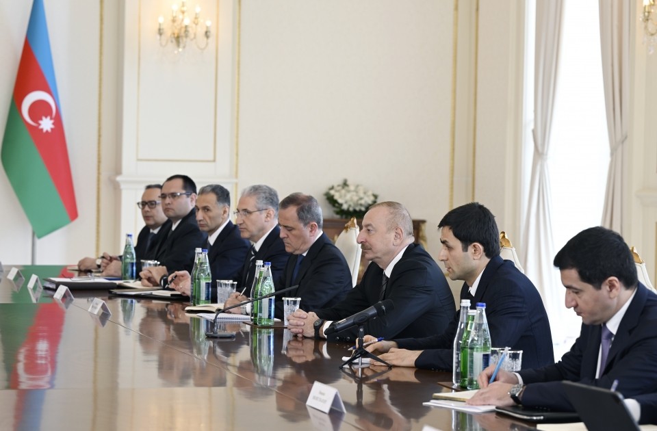 Prezidentlərin geniş tərkibdə görüşü keçirildi - FOTOLAR (YENİLƏNİB)